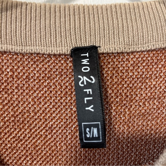 Two 2 Fly Sweater Horse Equestrian Western Oversized Pullover Tan Brown Size S M - Picture 3 of 7